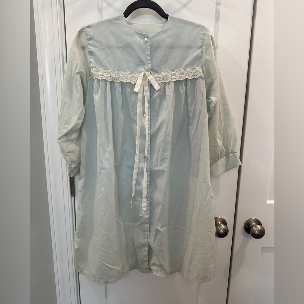 Vintage Heiress robe from Belk size petite